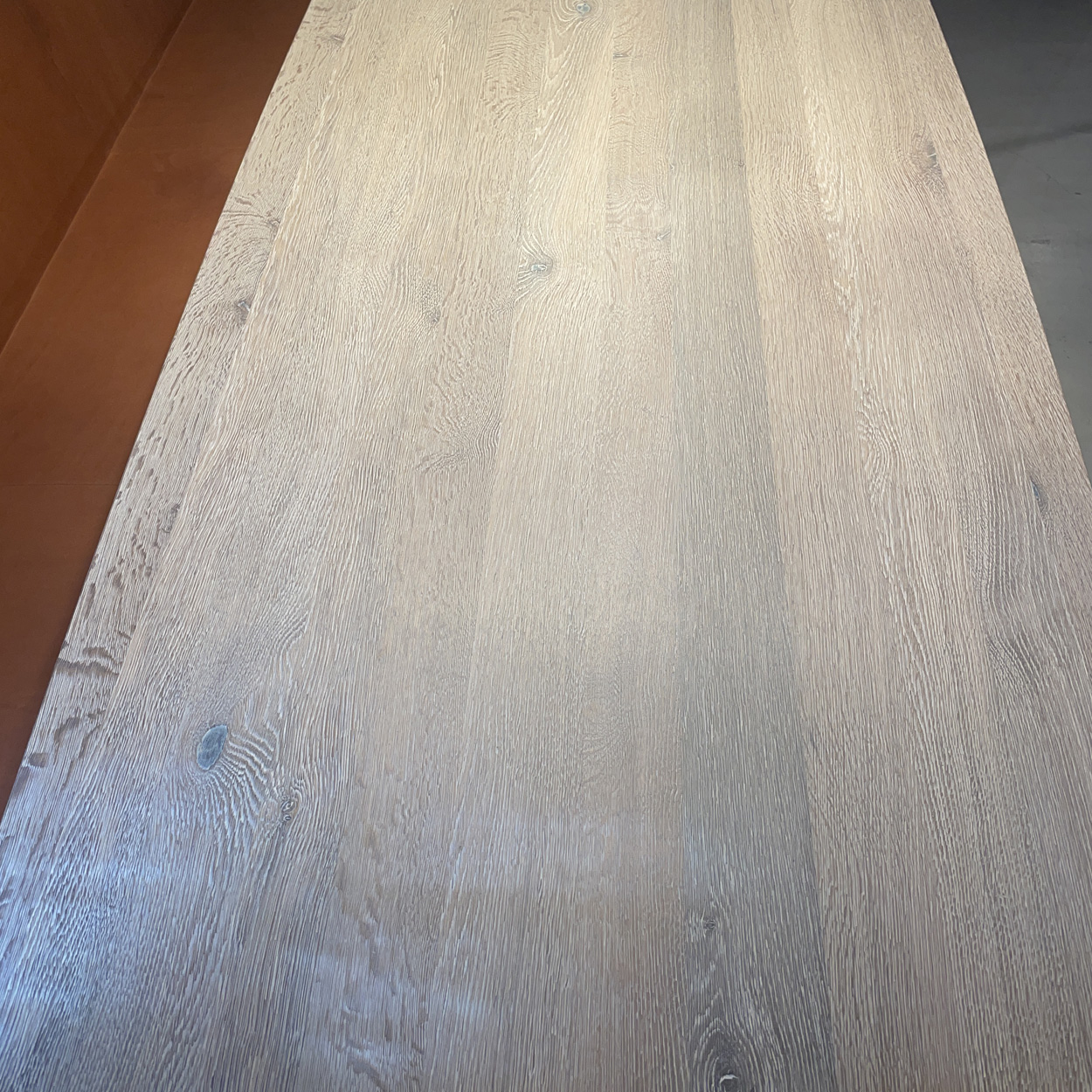 Janua BC17  T-Rox Tisch