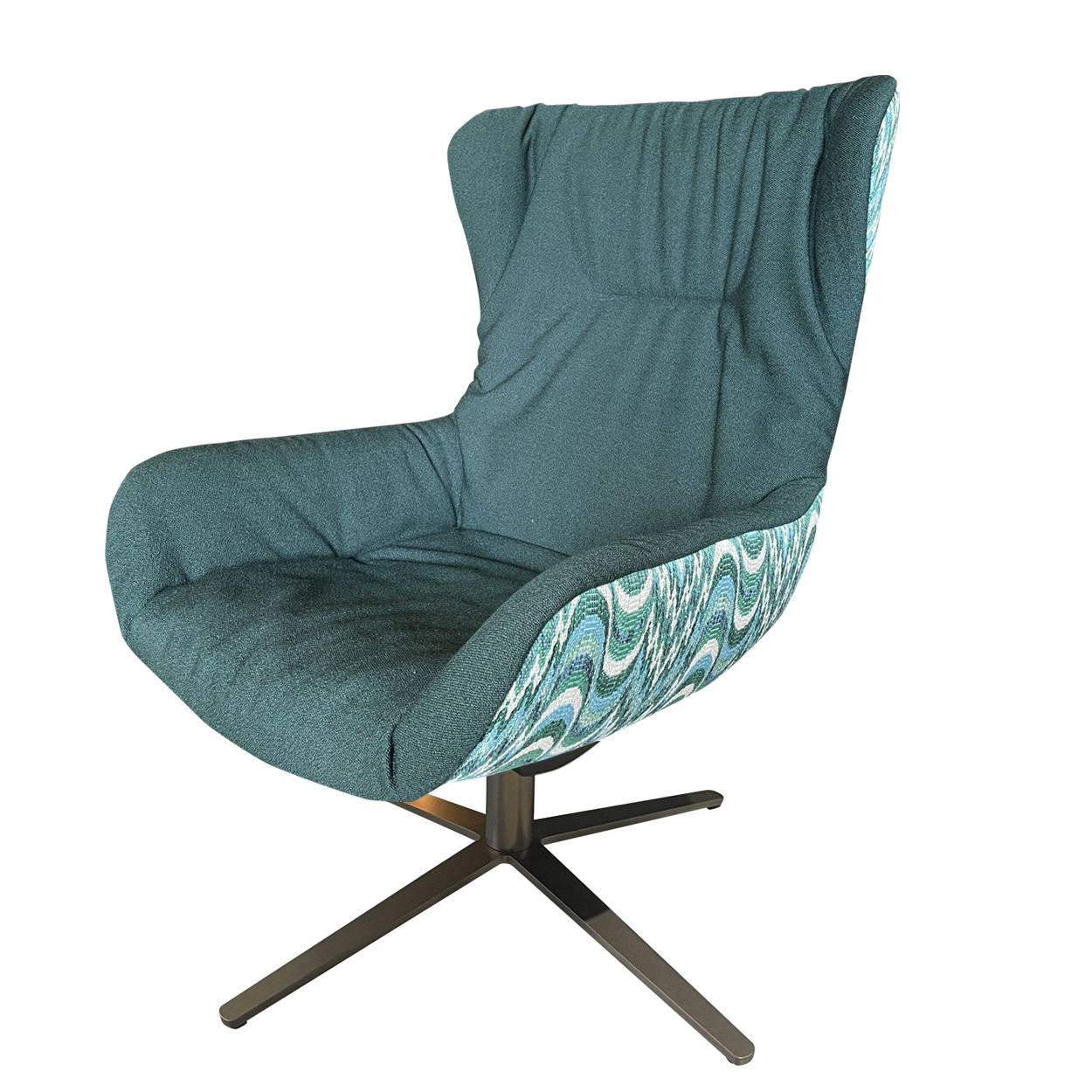 Leya Wingback Chair  - Stoff Vidar und Flimflam